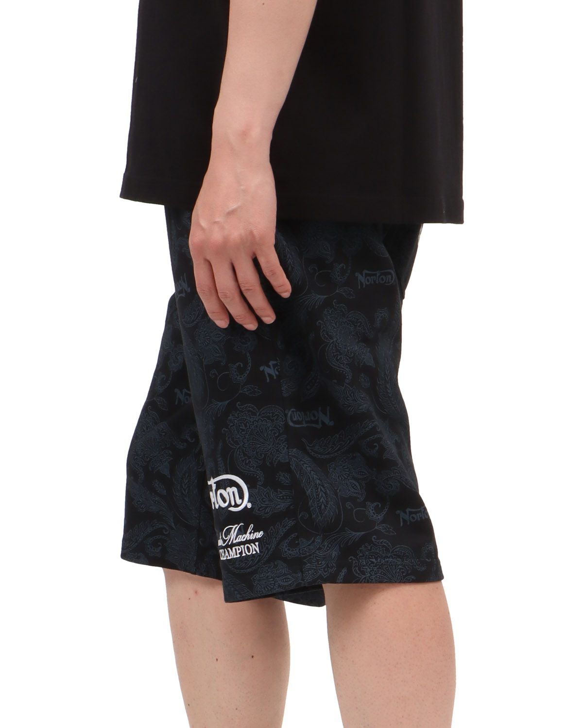 ブラック：174cm62kg(Mサイズ着用)