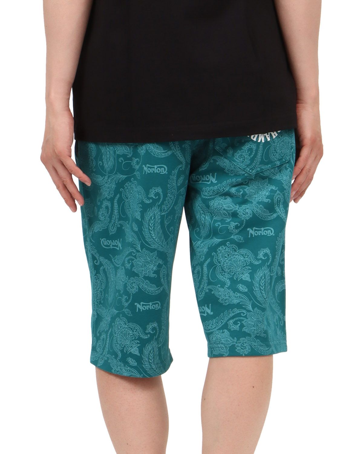 エメラルドグリーン：174cm62kg(Mサイズ着用)