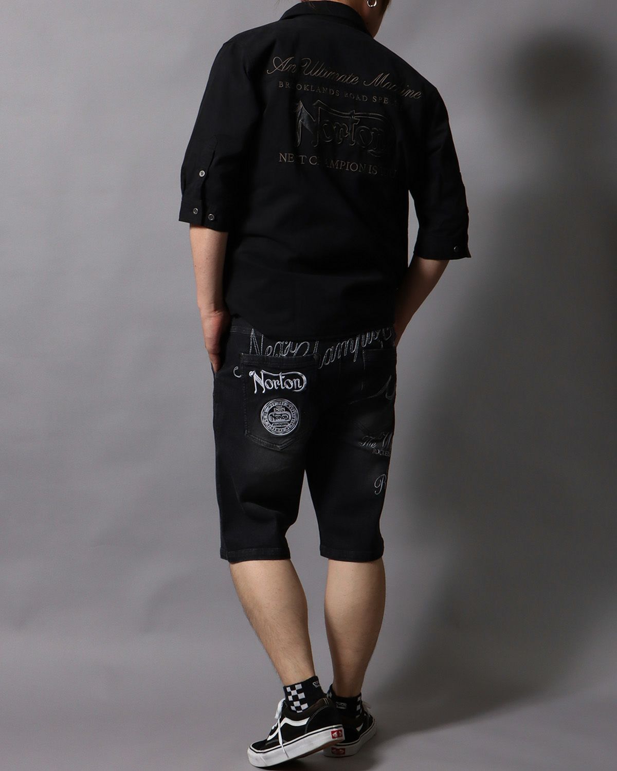 ブラック：178cm/75kg(Lサイズ着用)