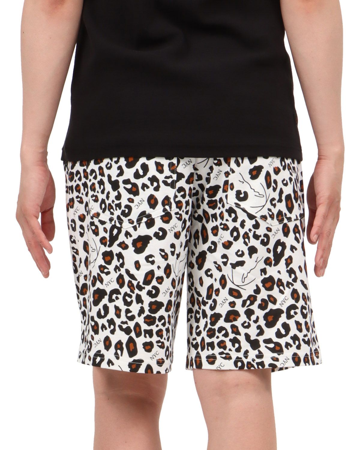 ホワイト：174cm62kg(Mサイズ着用)