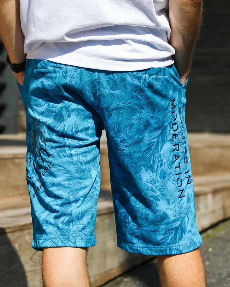 ターコイズ：183cm/70kg(Lサイズ着用)