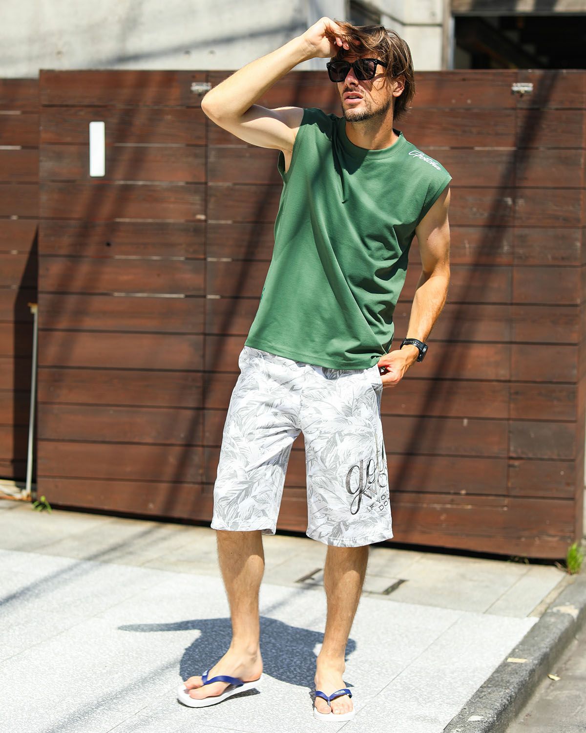 ホワイト：183cm/70kg(Lサイズ着用)