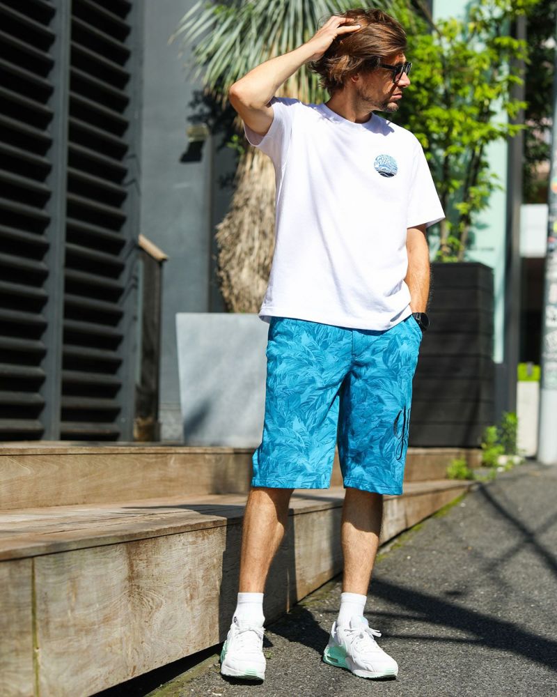 ターコイズ：183cm/70kg(Lサイズ着用)