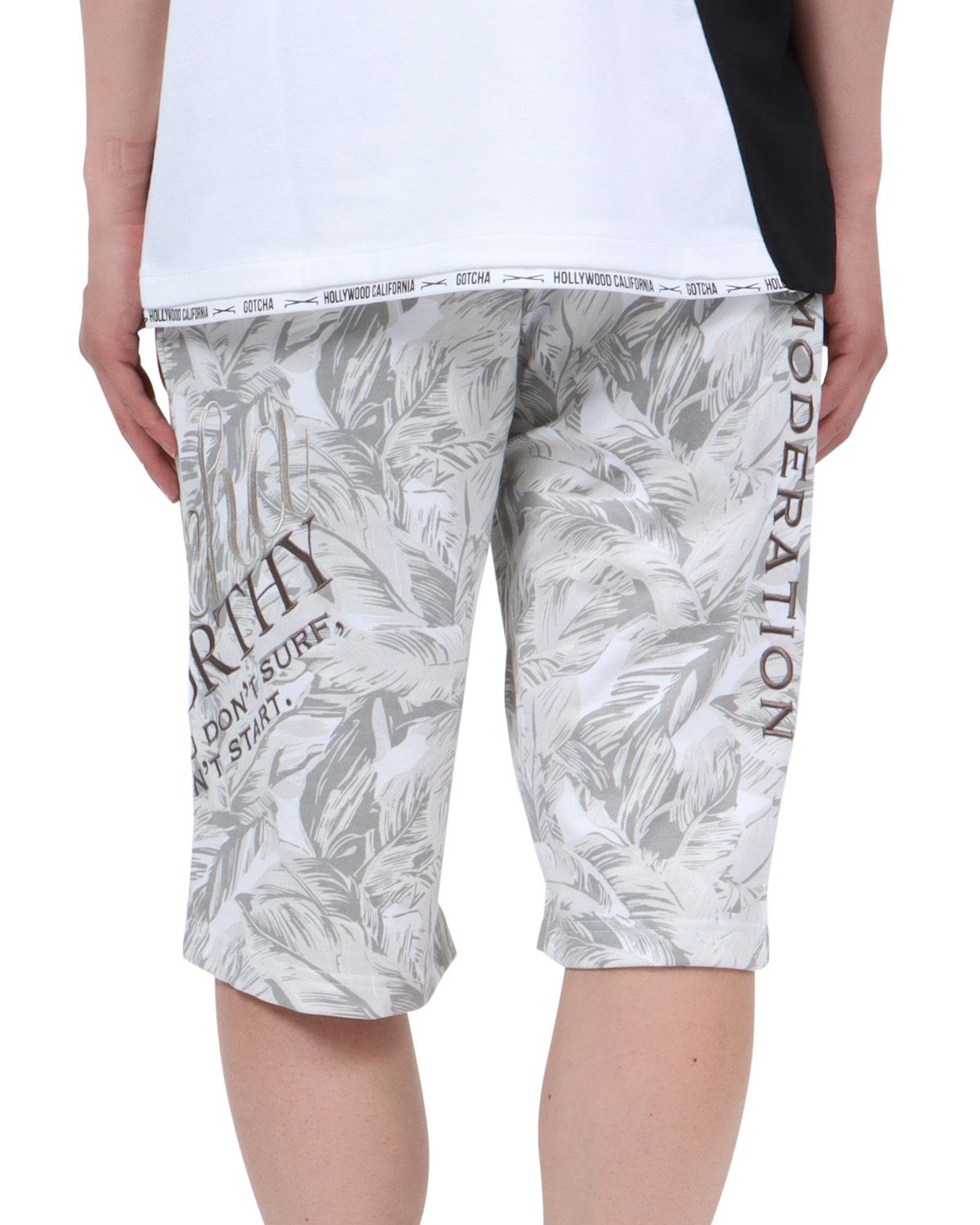 ホワイト：174cm62kg(Mサイズ着用)