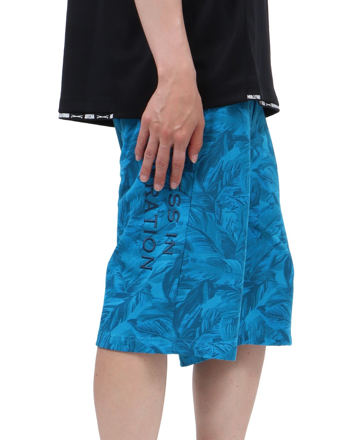 ターコイズ：174cm62kg(Mサイズ着用)