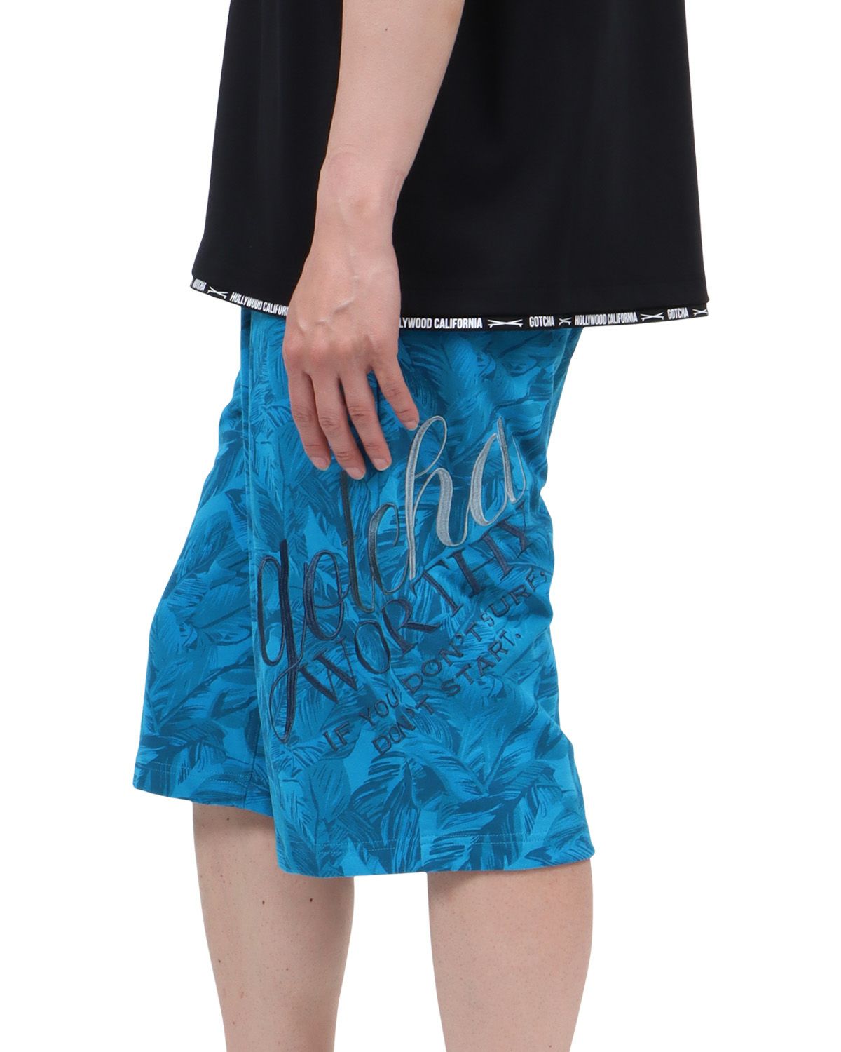 ターコイズ：174cm62kg(Mサイズ着用)