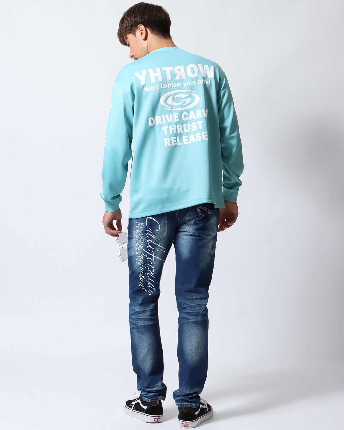 インディゴ：180cm/70kg(Mサイズ着用)