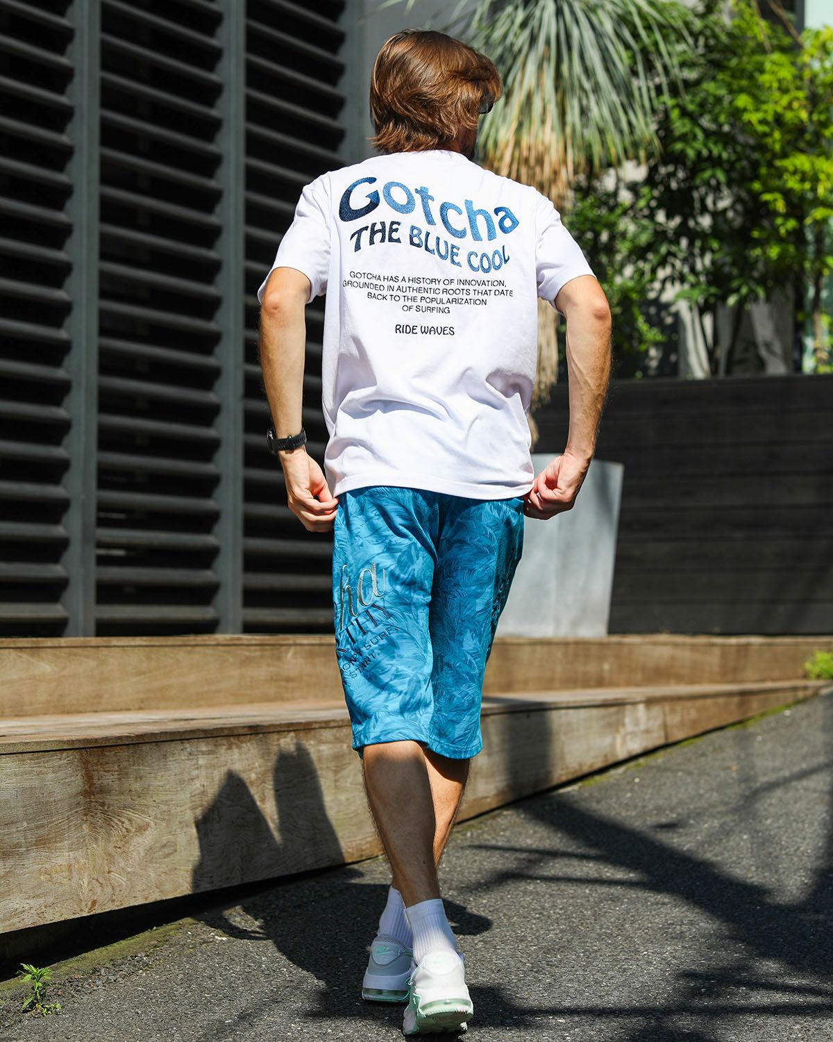 ホワイト：183cm/70kg(Lサイズ着用)