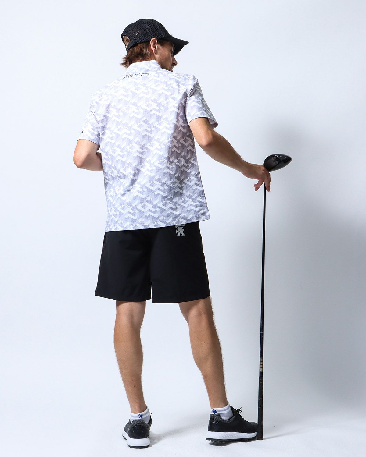 ホワイト：183cm/70kg(Lサイズ着用)