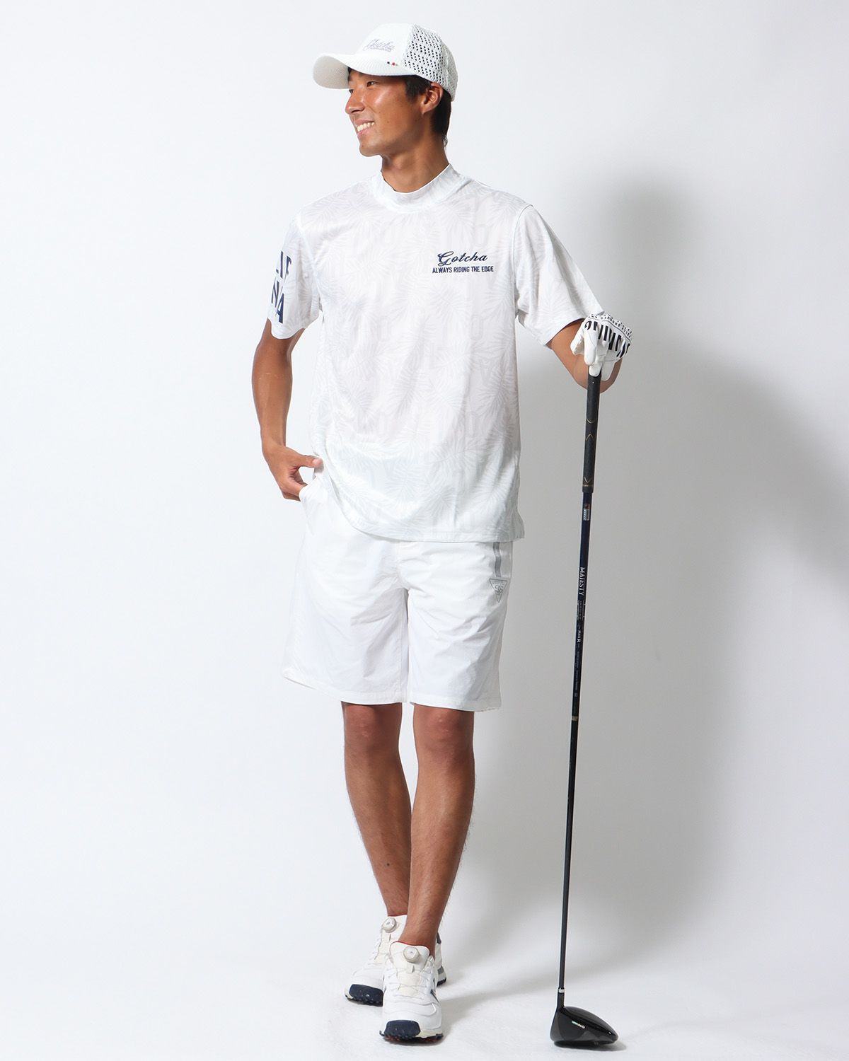 ホワイト：178cm/68kg(Lサイズ着用)