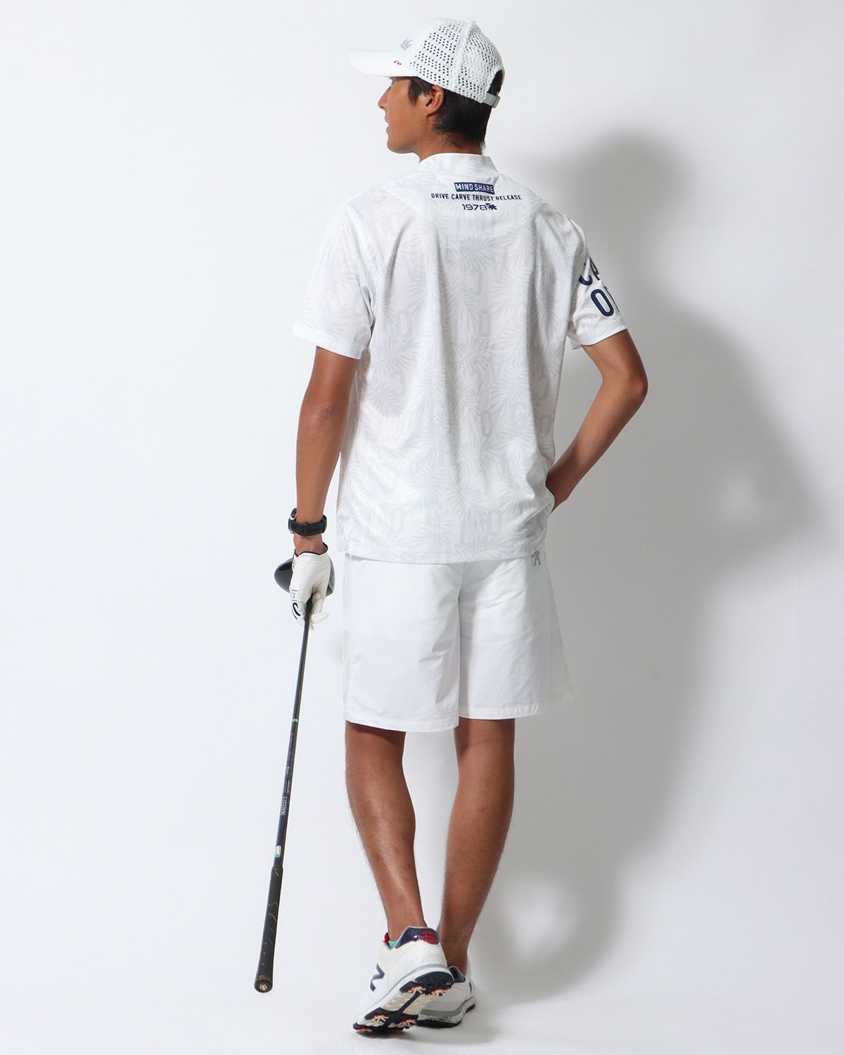 ホワイト：178cm/68kg(Lサイズ着用)