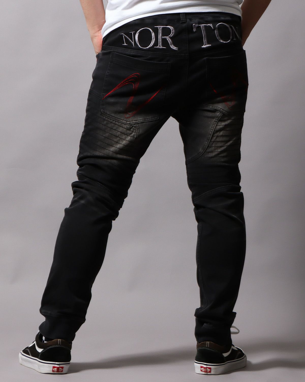 ブラック：178cm/75kg(Lサイズ着用)