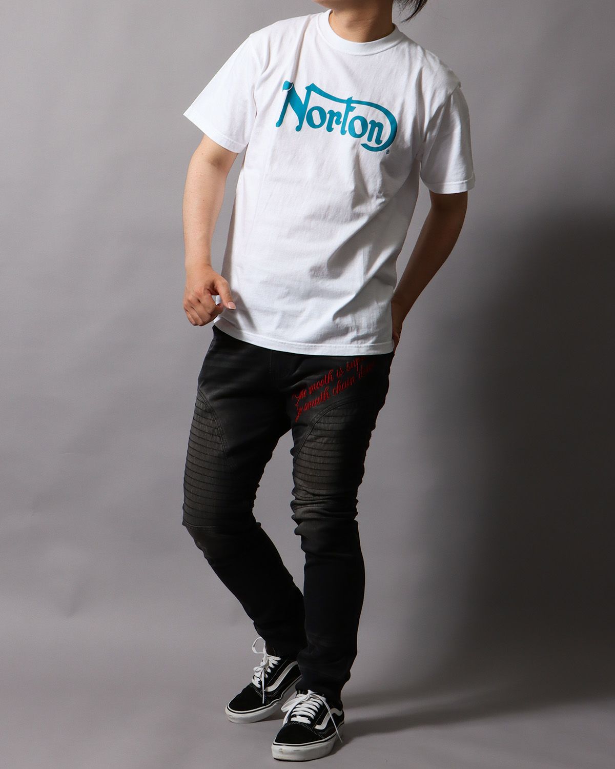 ブラック：178cm/75kg(Lサイズ着用)