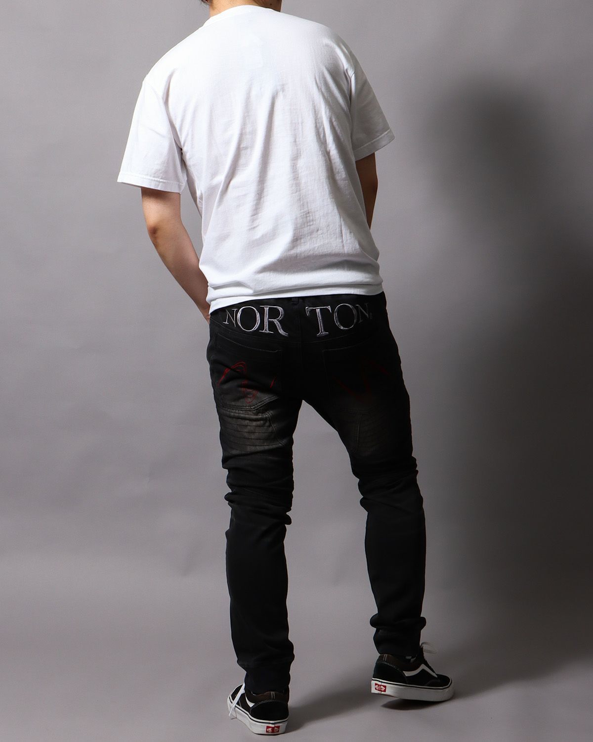 ブラック：178cm/75kg(Lサイズ着用)