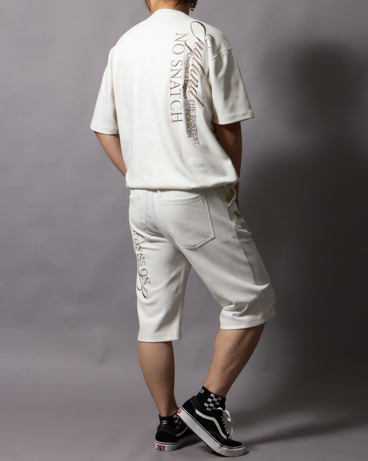 オフホワイト：178cm/75kg(Lサイズ着用)