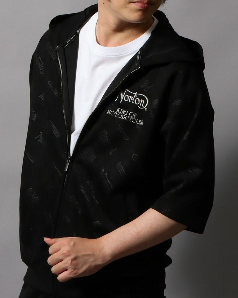 ブラック：178cm/75kg(Lサイズ着用)