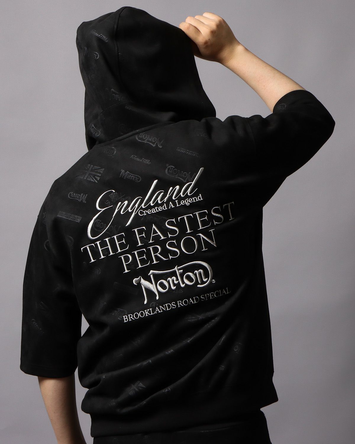 ブラック：178cm/75kg(Lサイズ着用)