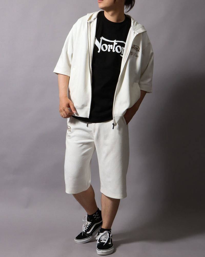 オフホワイト：178cm/75kg(Lサイズ着用)