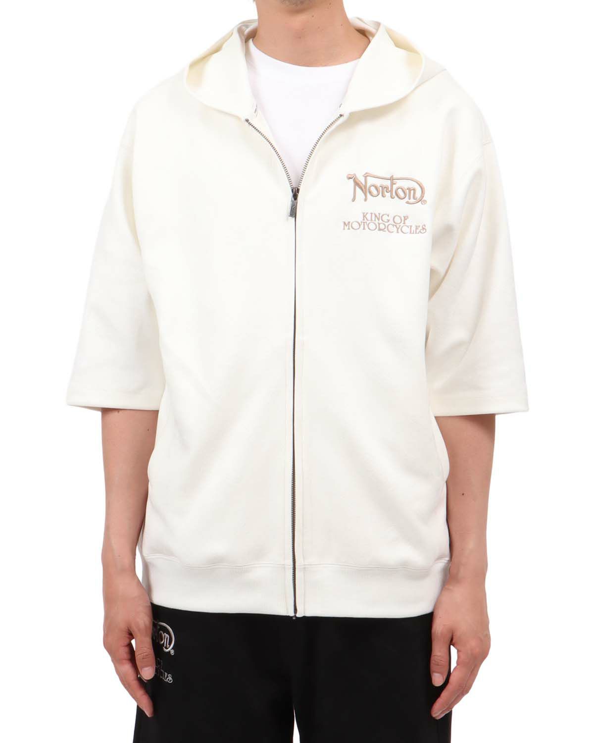 オフホワイト：174cm62kg(Lサイズ着用)