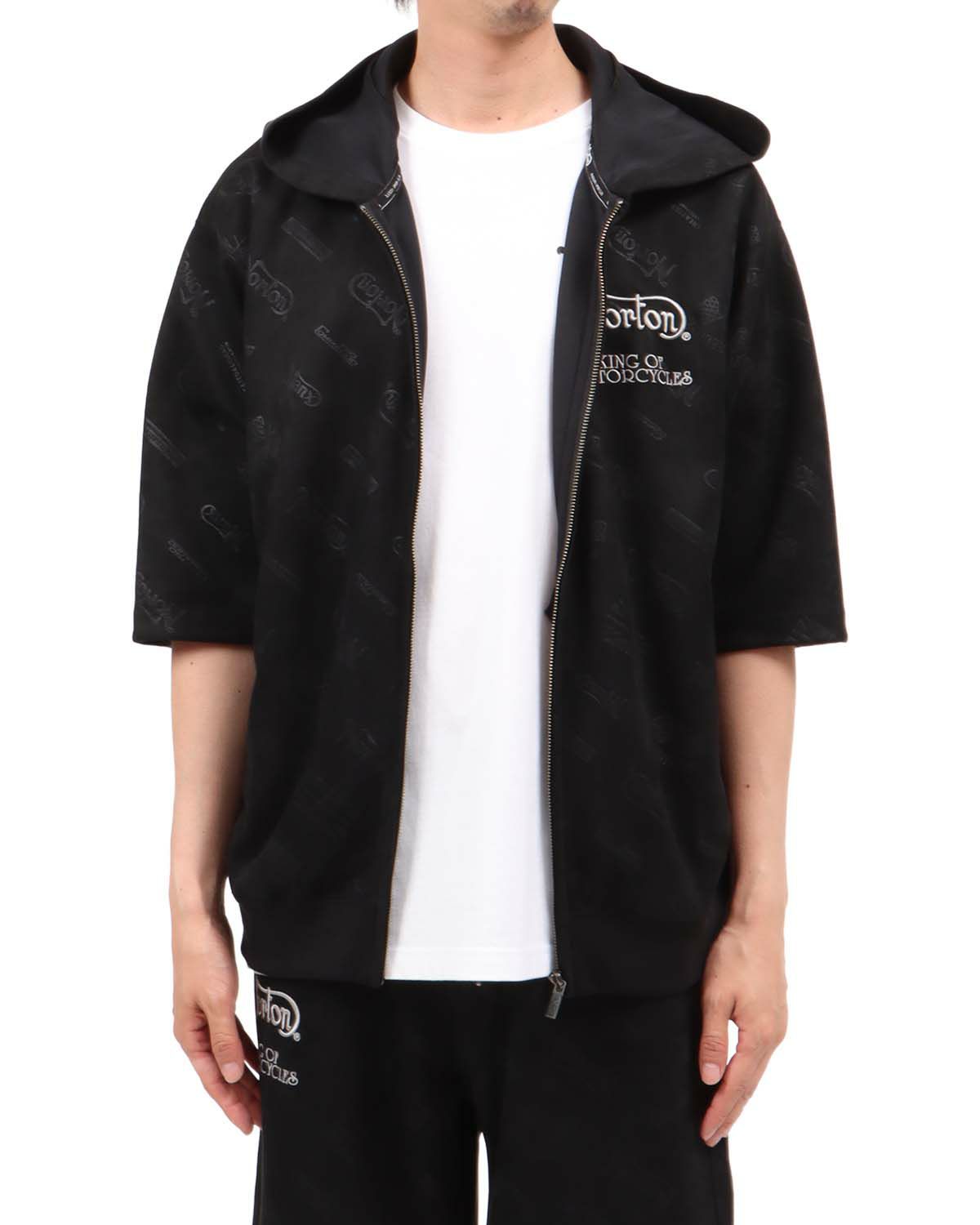 ブラック：174cm62kg(Lサイズ着用)