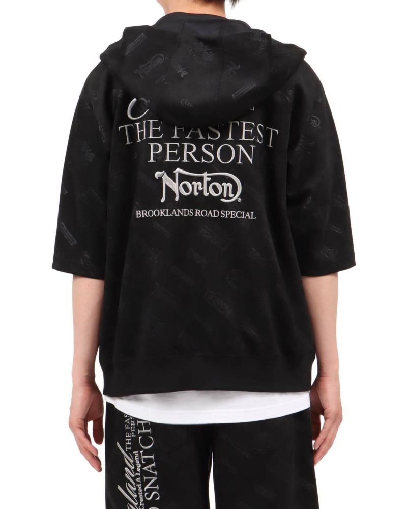 ブラック：174cm62kg(Lサイズ着用)