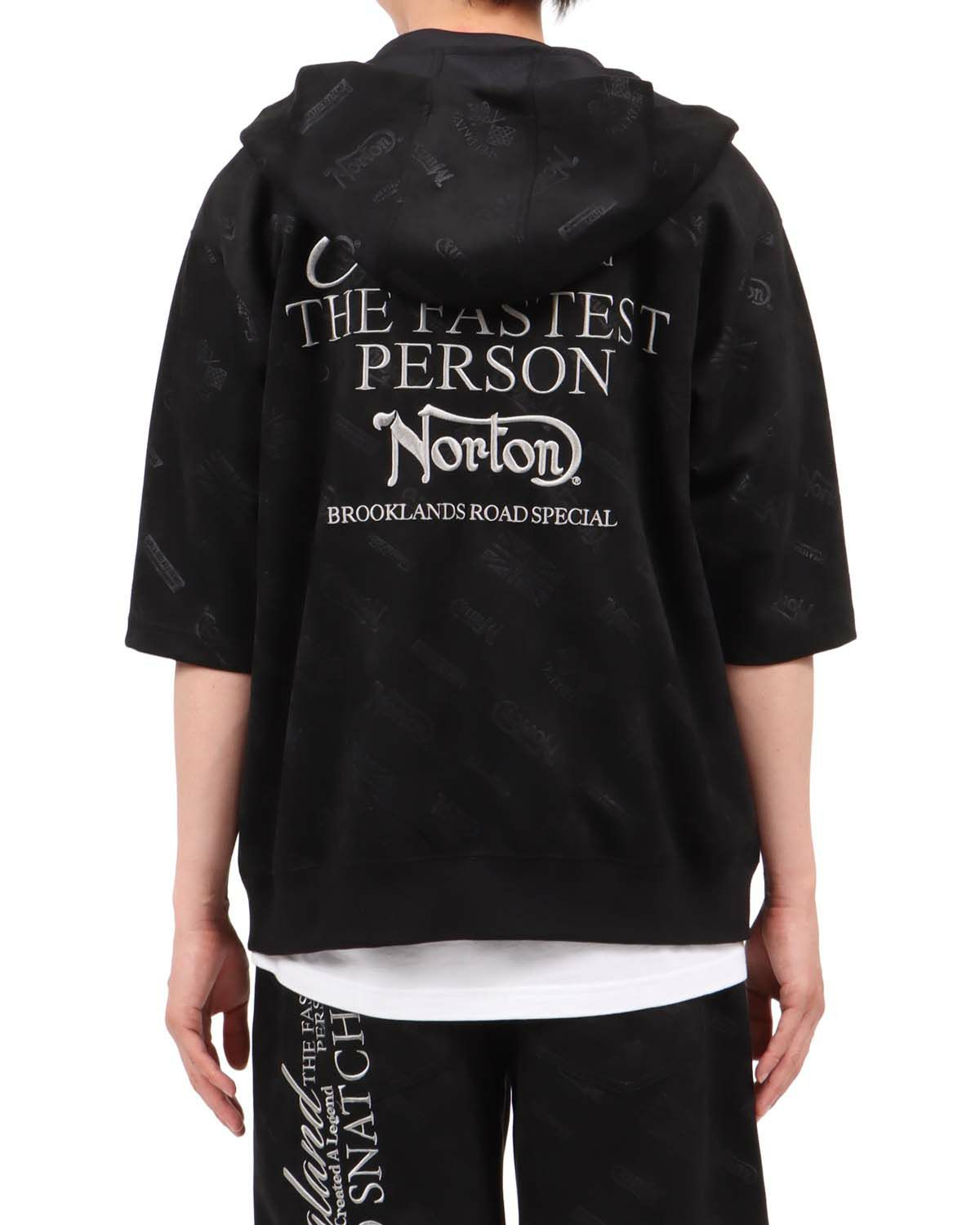 ブラック：174cm62kg(Lサイズ着用)