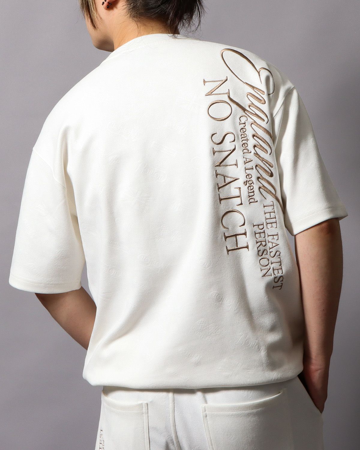 オフホワイト：178cm/75kg(Lサイズ着用)