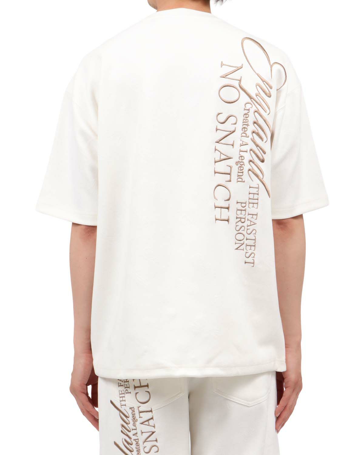 オフホワイト：174cm62kg(Lサイズ着用)