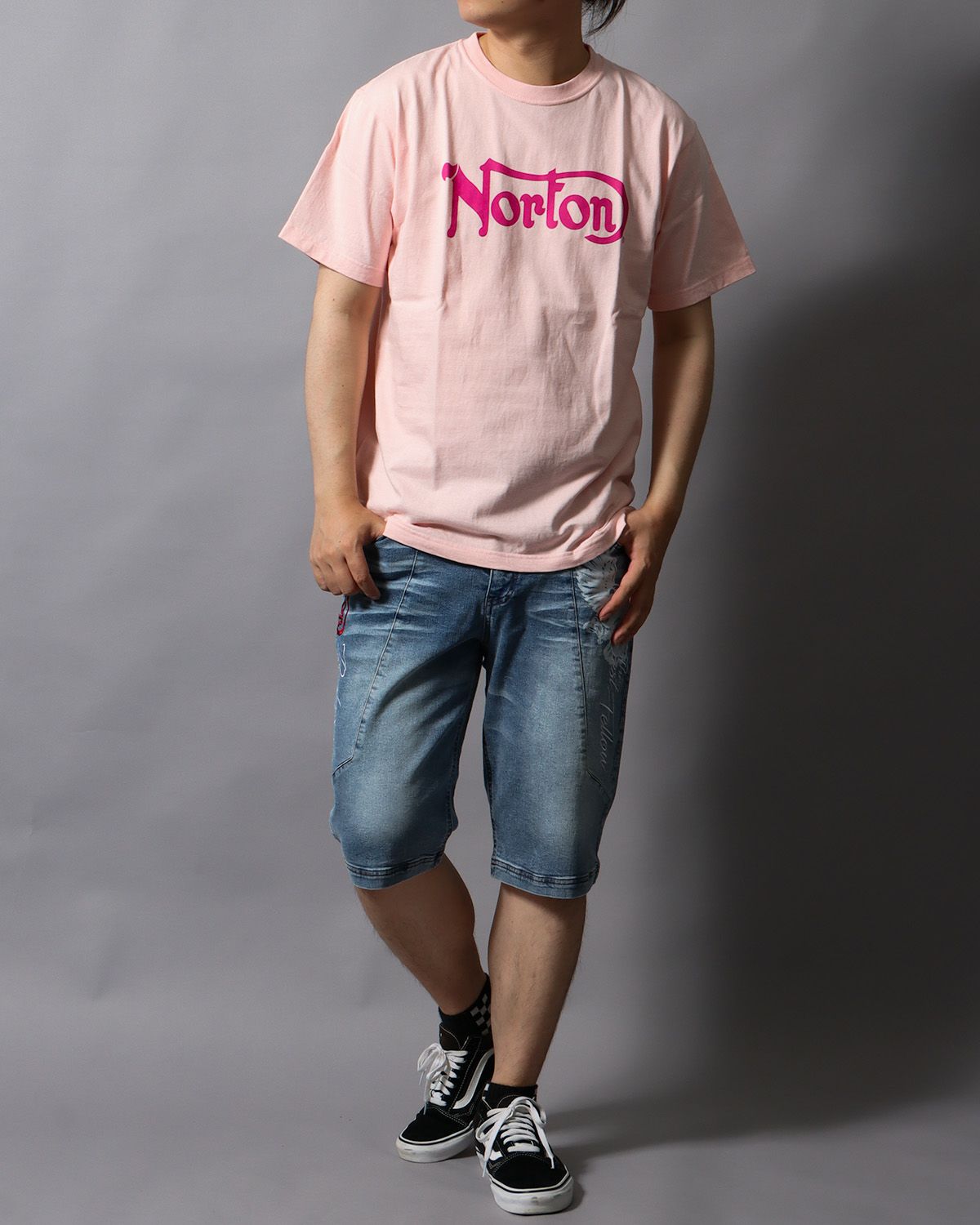 ベビーピンク：178cm/75kg(Lサイズ着用)