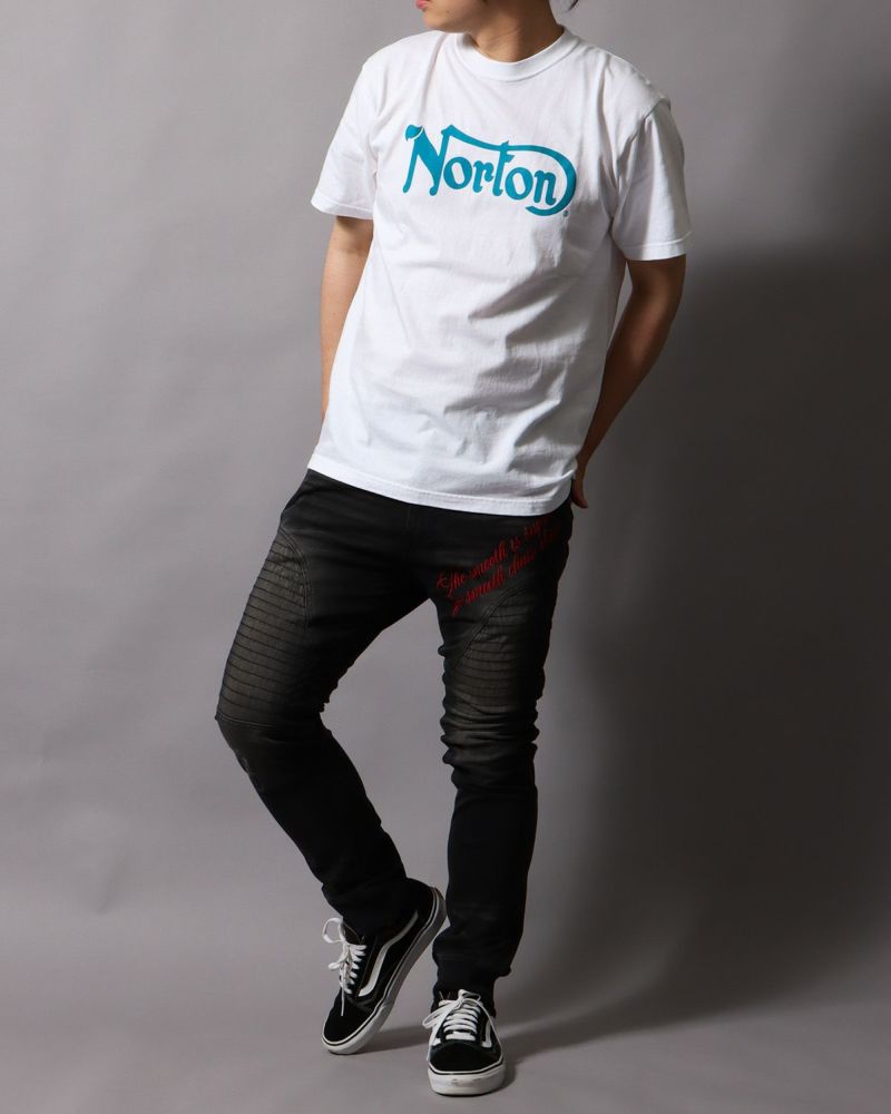 ホワイト：178cm/75kg(Lサイズ着用)