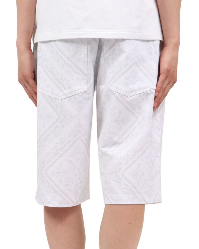 ホワイト：174cm62kg(Mサイズ着用)