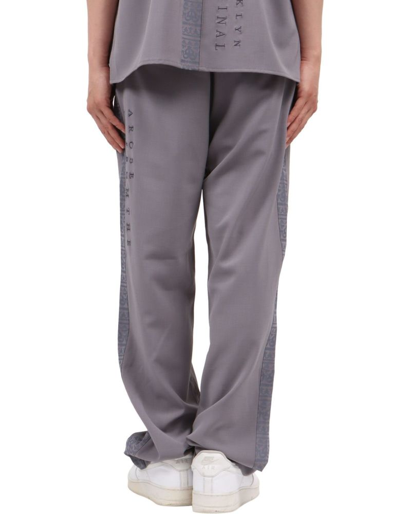 グレー：174cm62kg(Mサイズ着用)