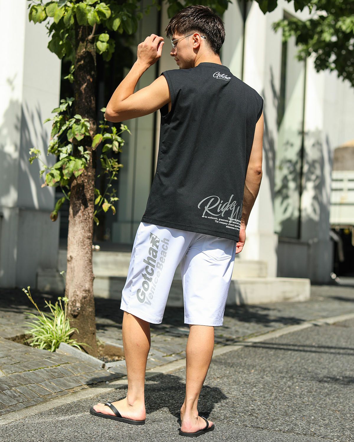 ホワイト:180cm70kg(Lサイズ着用)