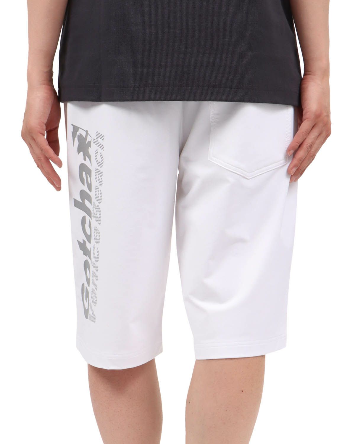 ホワイト：174cm62kg(Mサイズ着用)