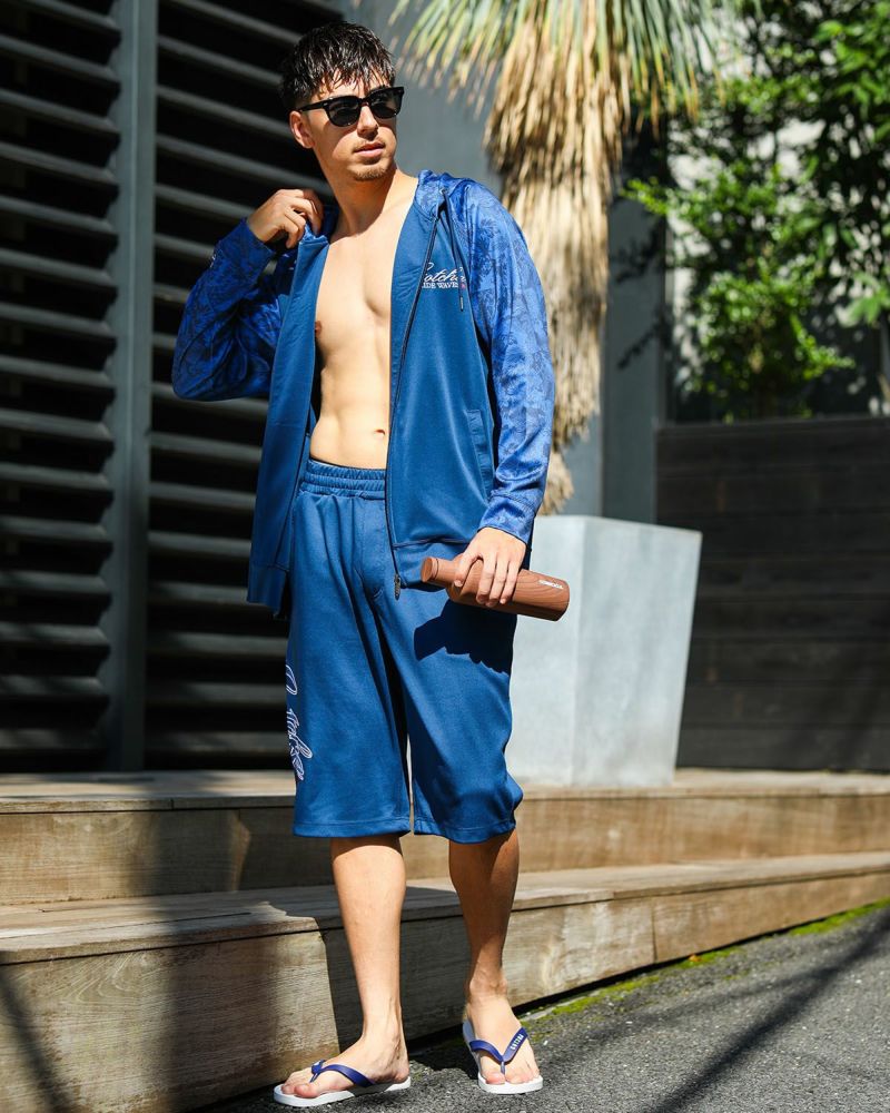 ネイビー:180cm70kg(Lサイズ着用)