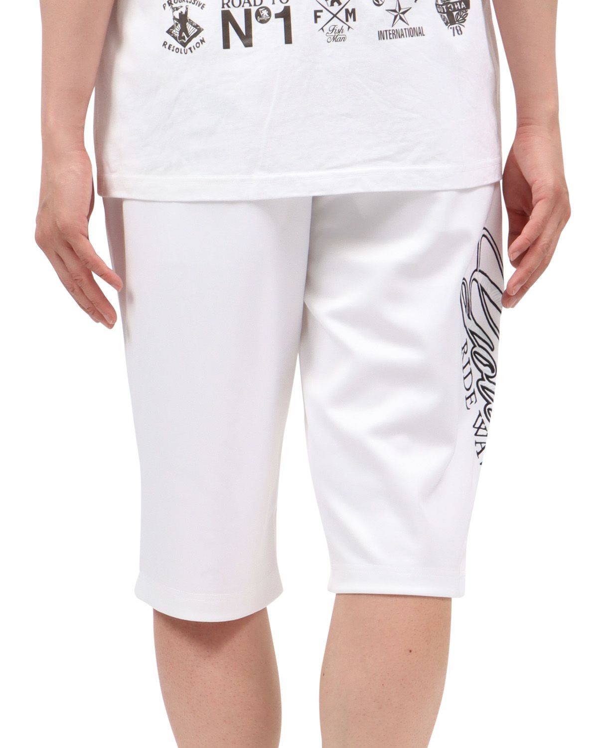 ホワイト：174cm62kg(Mサイズ着用)