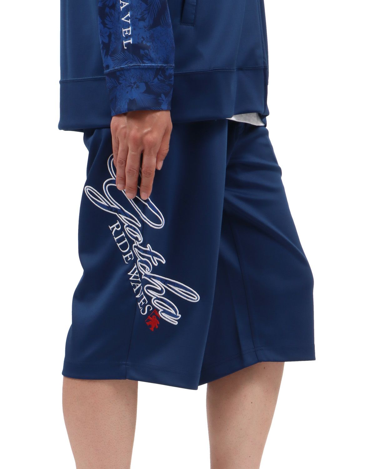 ネイビー：174cm62kg(Mサイズ着用)