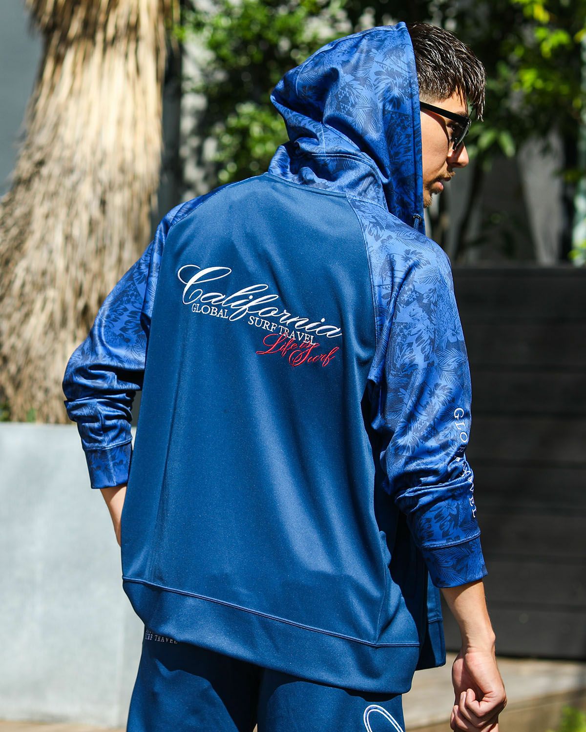 ネイビー:180cm70kg(Lサイズ着用)