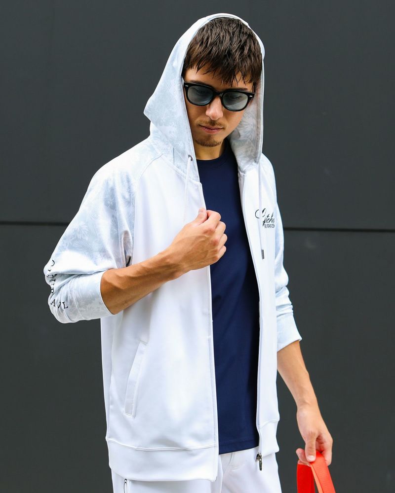 ホワイト:180cm70kg(Lサイズ着用)