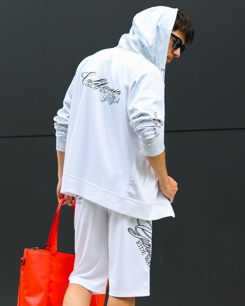 ホワイト:180cm70kg(Lサイズ着用)