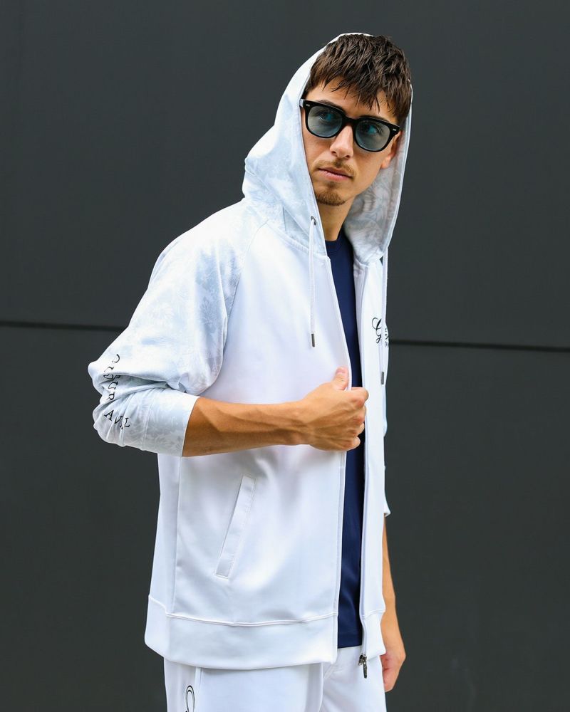 ホワイト:180cm70kg(Lサイズ着用)