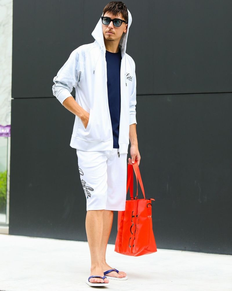 ホワイト:180cm70kg(Lサイズ着用)