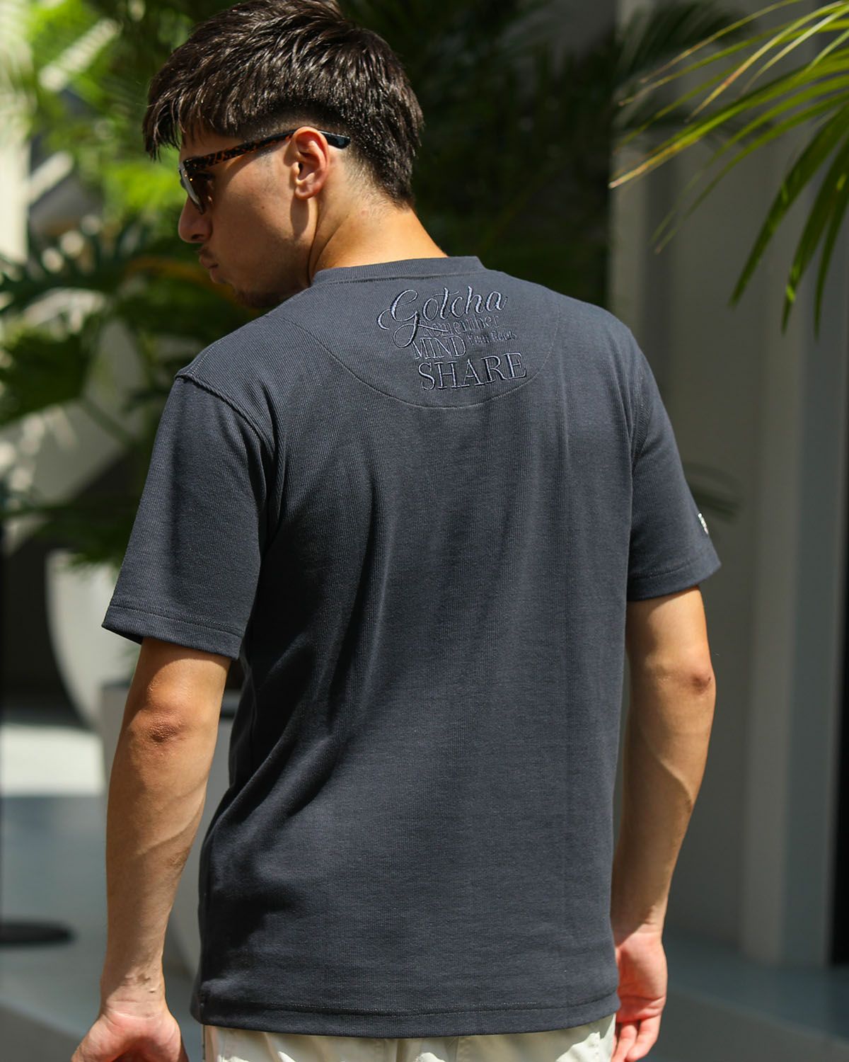 チャコール:180cm70kg(Lサイズ着用)