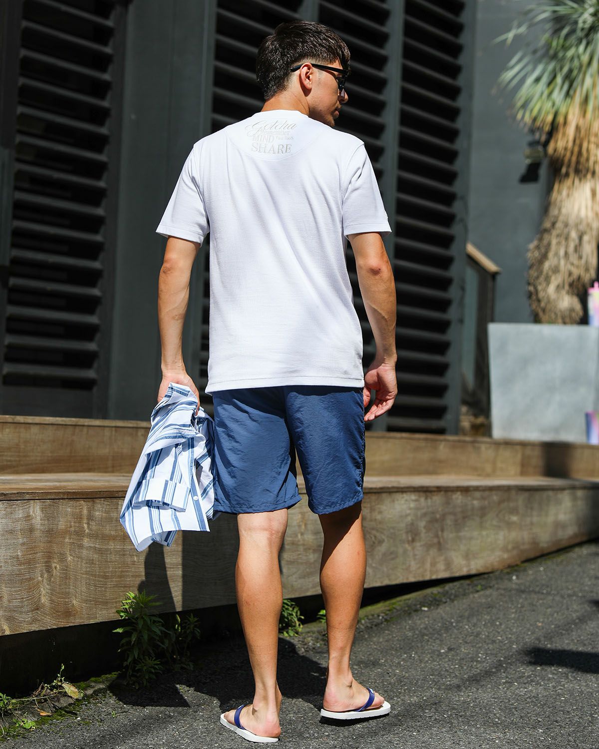 ホワイト:180cm70kg(Lサイズ着用)