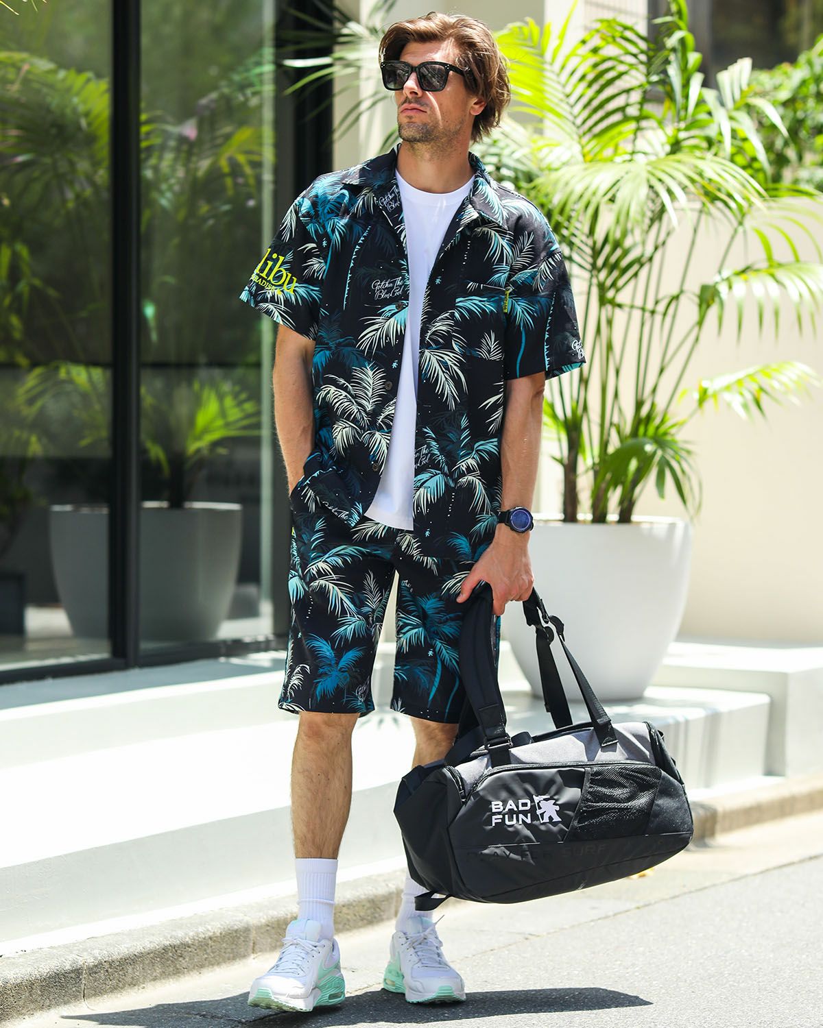 ブラック：183cm/70kg(Lサイズ着用)