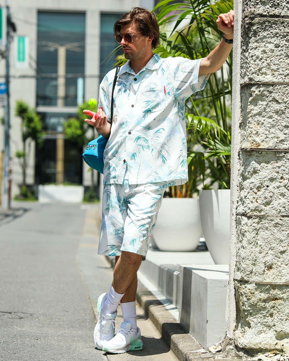 ホワイト：183cm/70kg(Lサイズ着用)