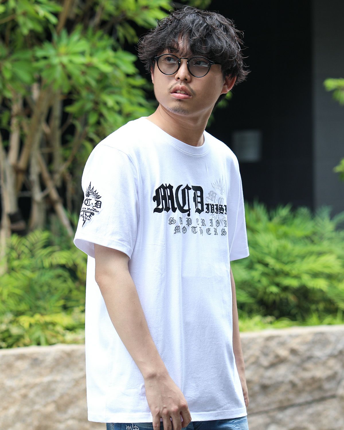 ホワイト:173cm/63kg(Lサイズ着用)