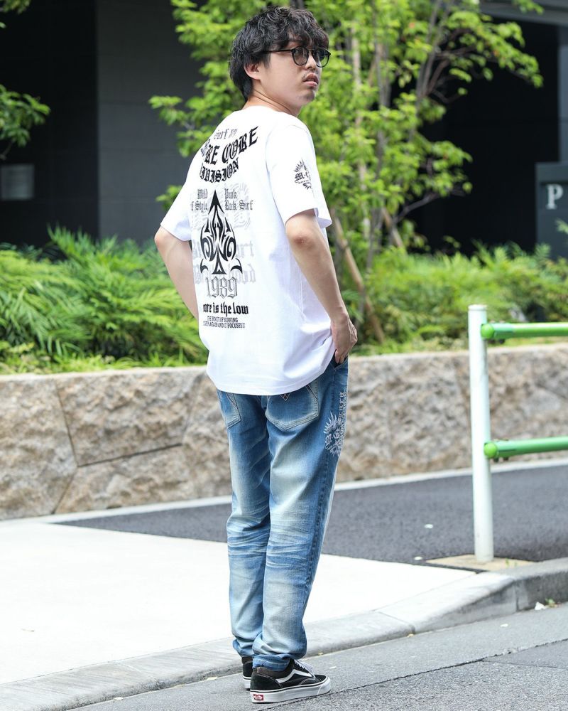 ホワイト:173cm/63kg(Lサイズ着用)