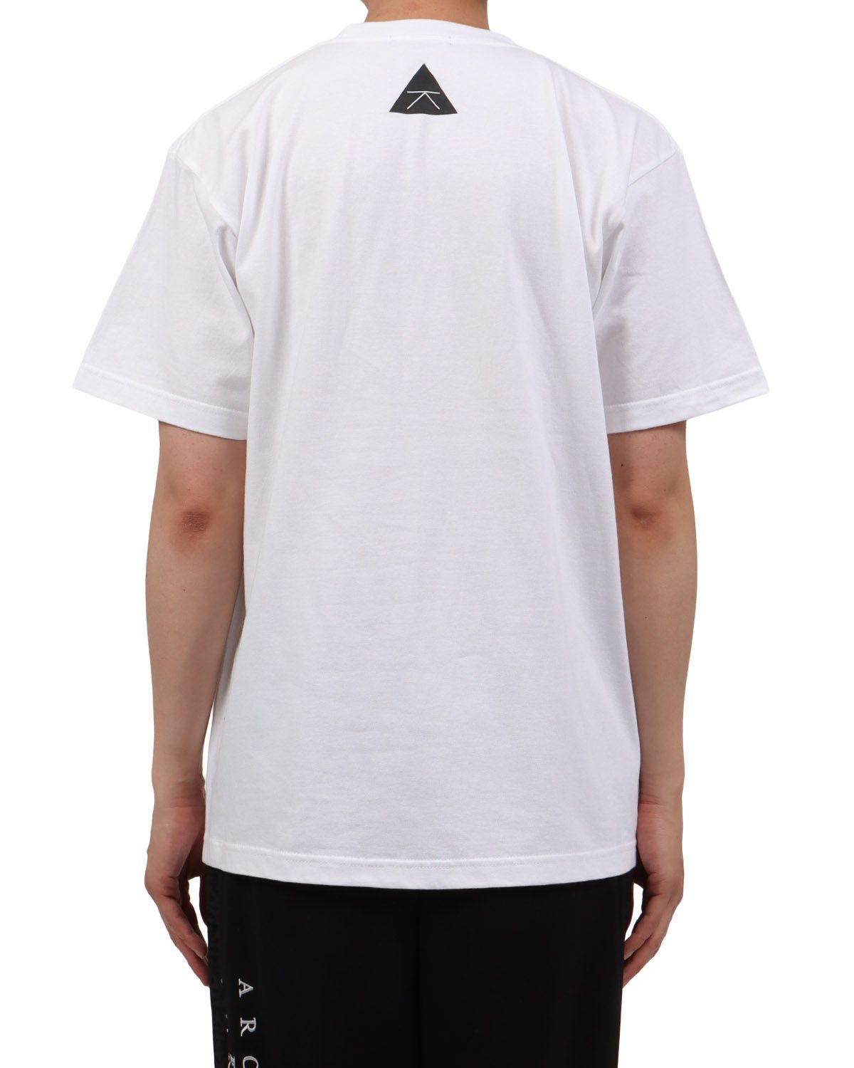 ホワイト：174cm62kg(Lサイズ着用)