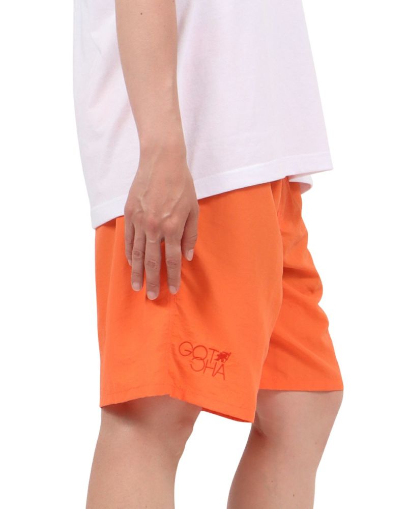 オレンジ：174cm62kg(Mサイズ着用)